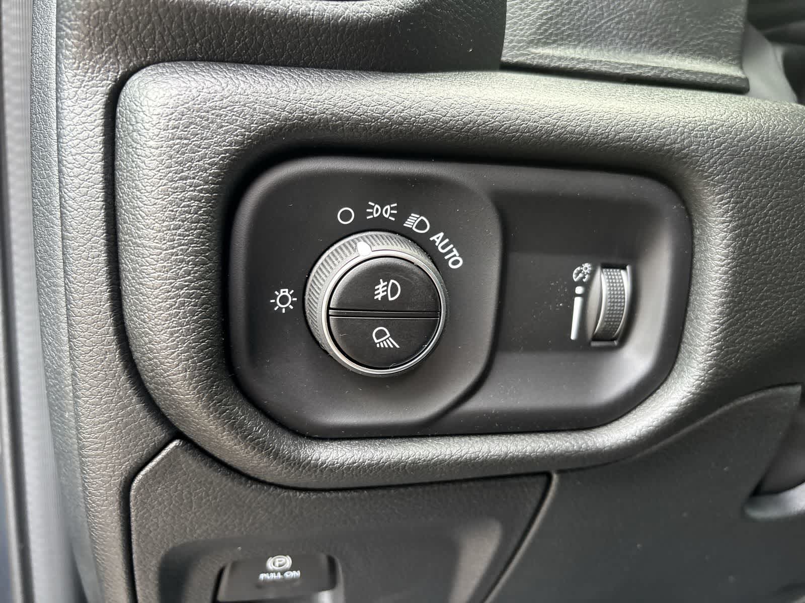 Thumbnail: 2026 RAM 1500 - 9