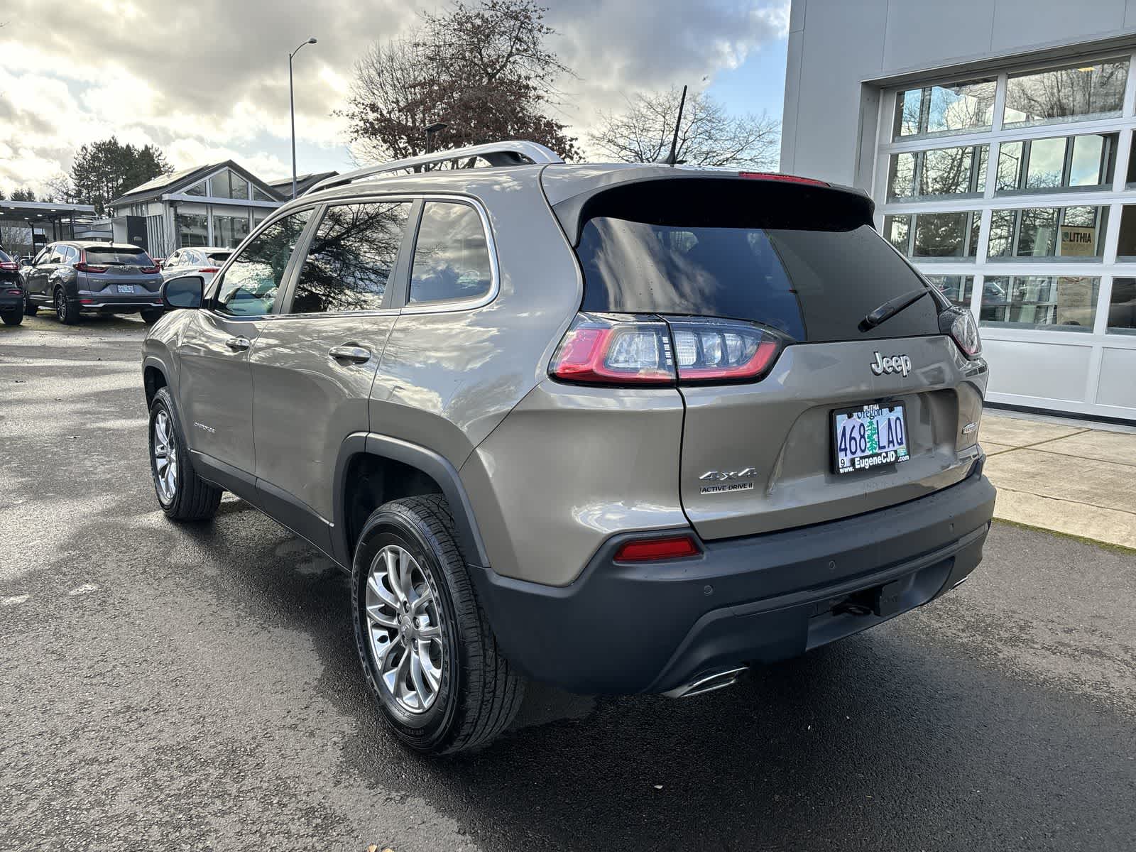 Thumbnail: 2019 Jeep Cherokee - 3