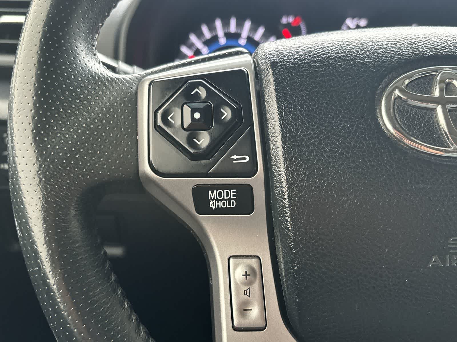 Thumbnail: 2019 Toyota 4Runner - 10