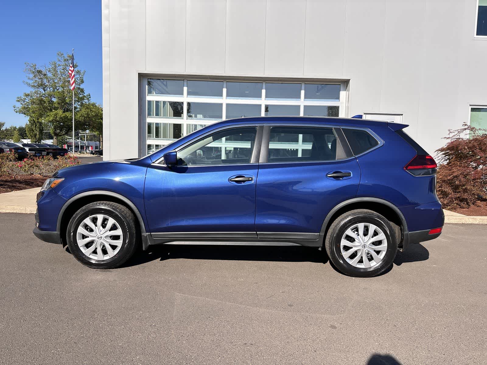 Used 2018 Nissan Rogue S with VIN KNMAT2MV5JP536996 for sale in Eugene, OR