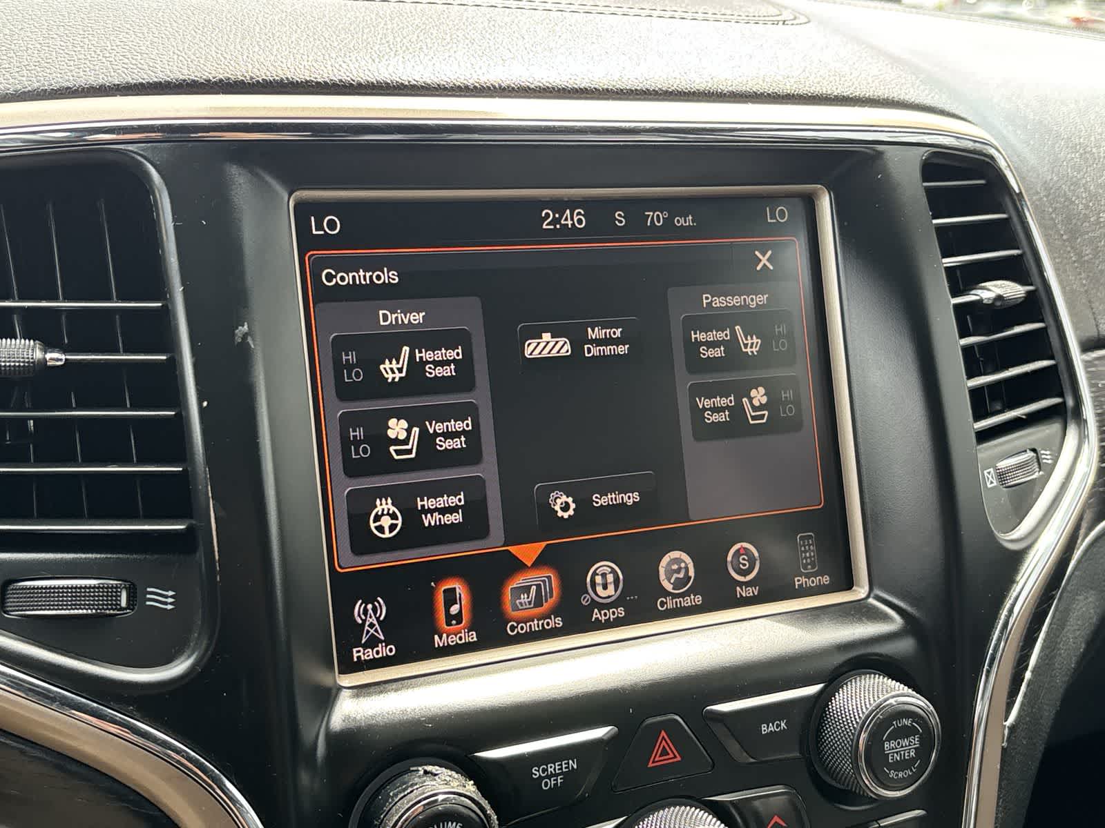 Thumbnail: 2015 Jeep Grand Cherokee - 15