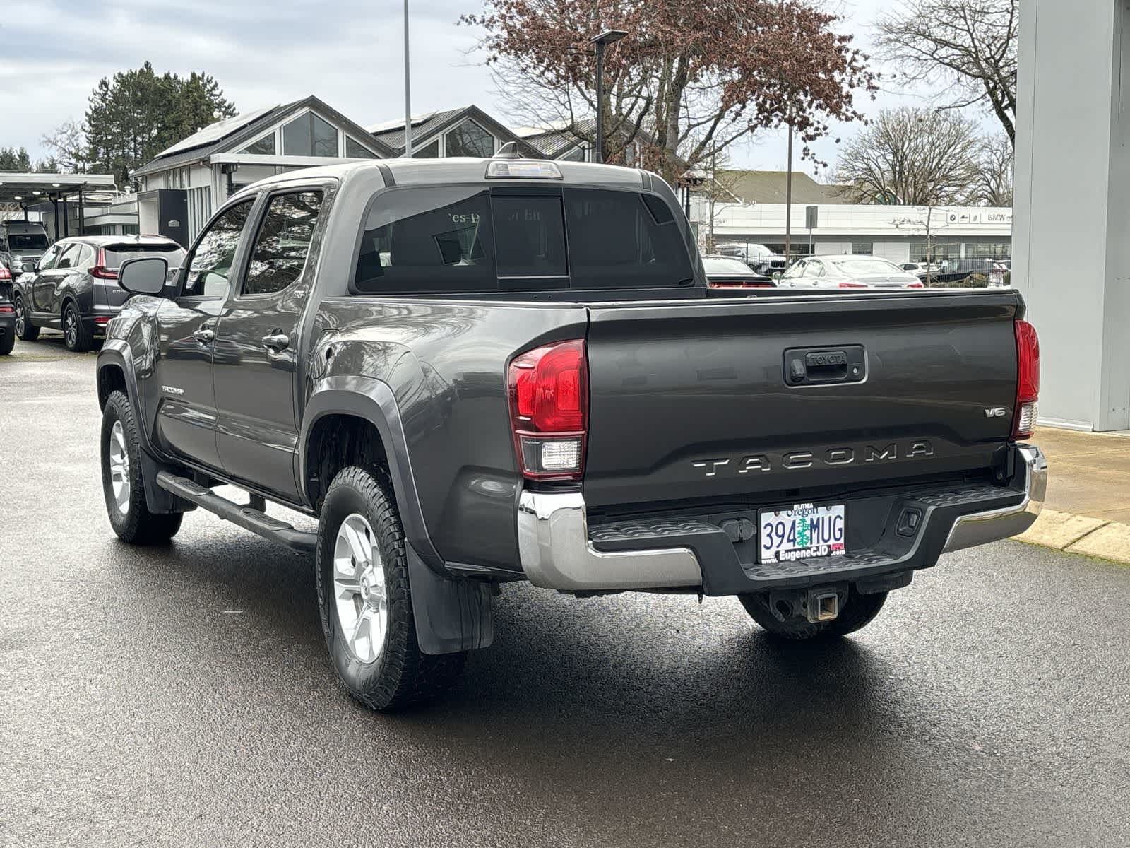 Thumbnail: 2018 Toyota Tacoma - 3