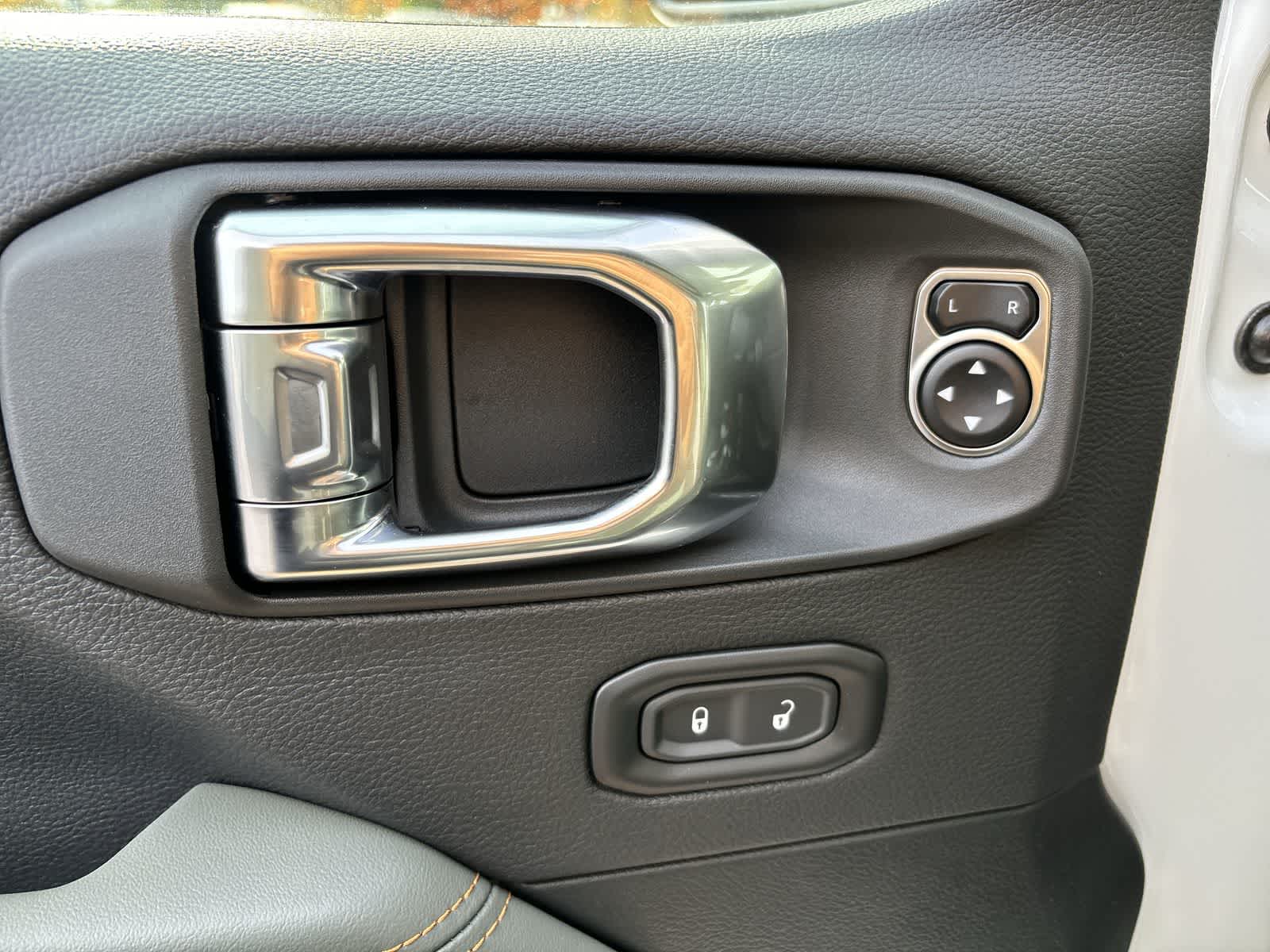 Thumbnail: 2025 Jeep Gladiator - 12