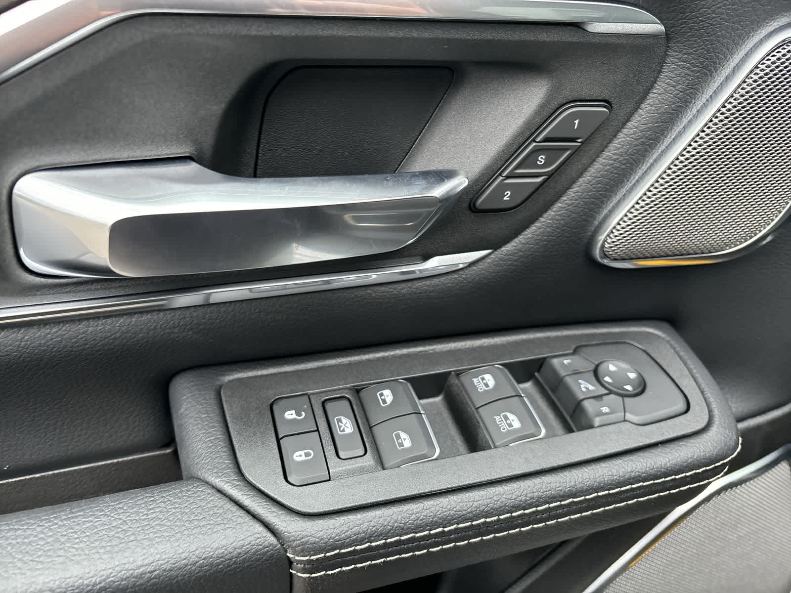 2025 RAM 1500 Laramie 9