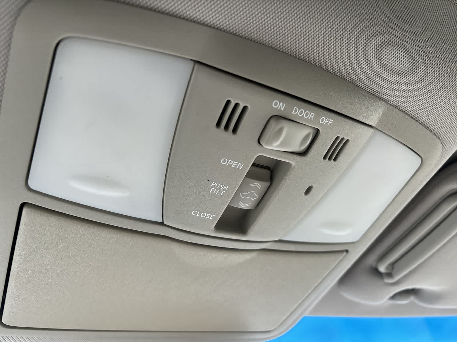 Thumbnail: 2011 Nissan Murano - 26