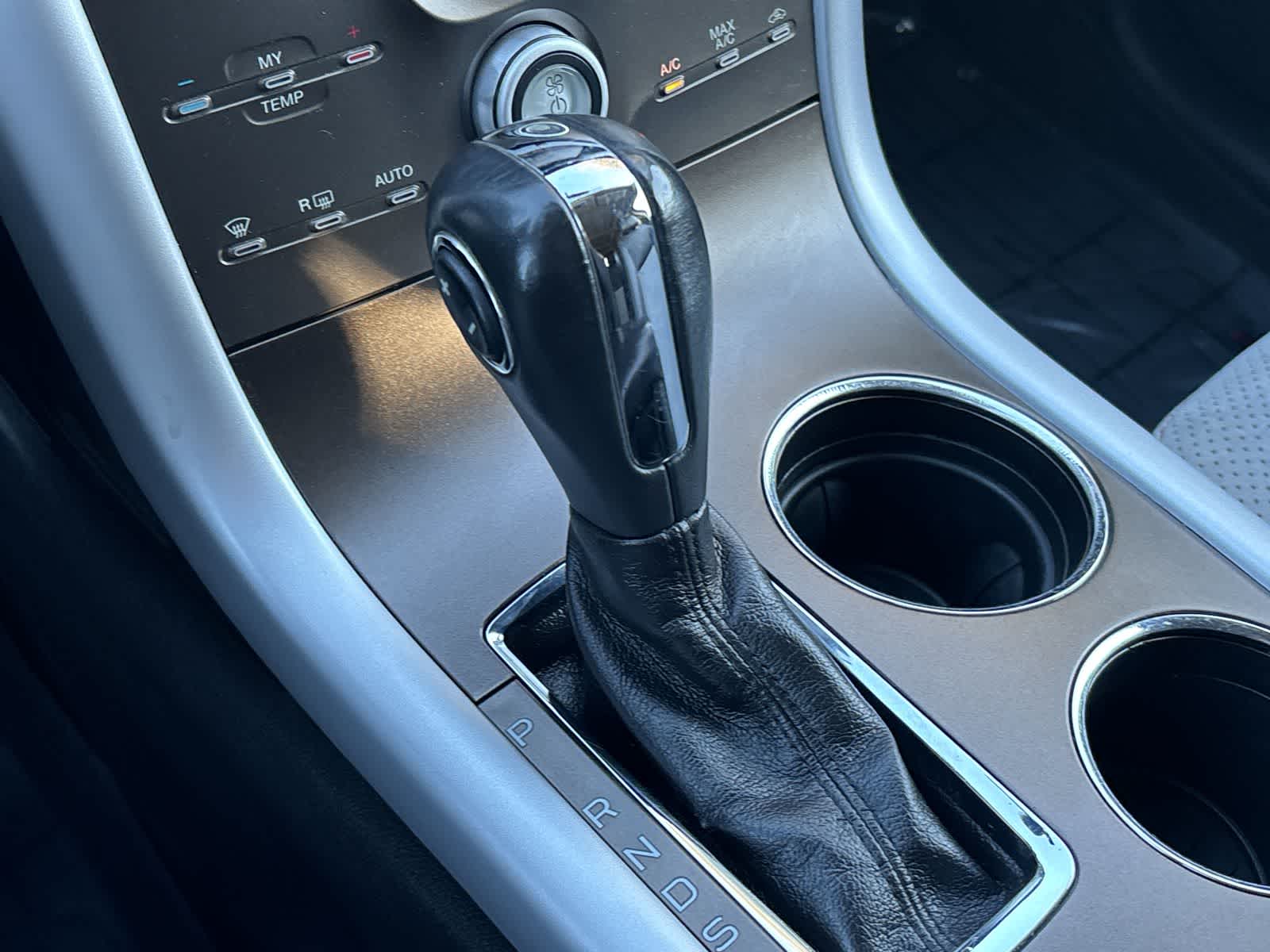 Thumbnail: 2014 Ford Edge - 23