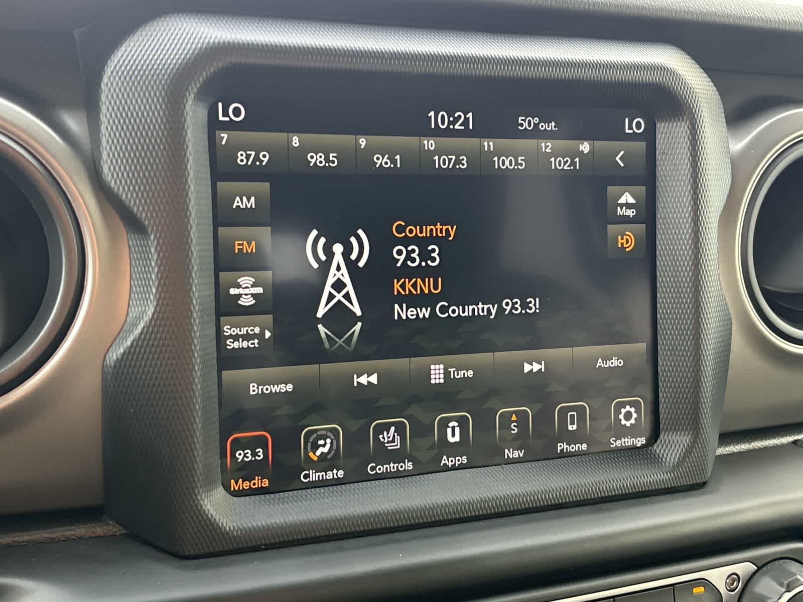 Thumbnail: 2022 Jeep Gladiator - 16