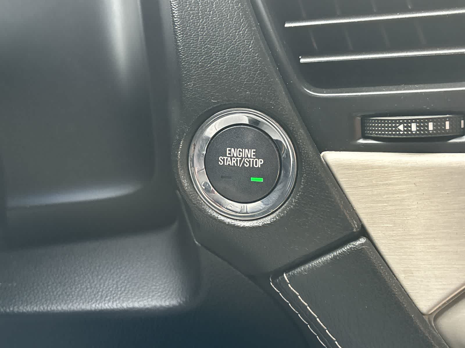 Thumbnail: 2015 GMC Yukon - 22