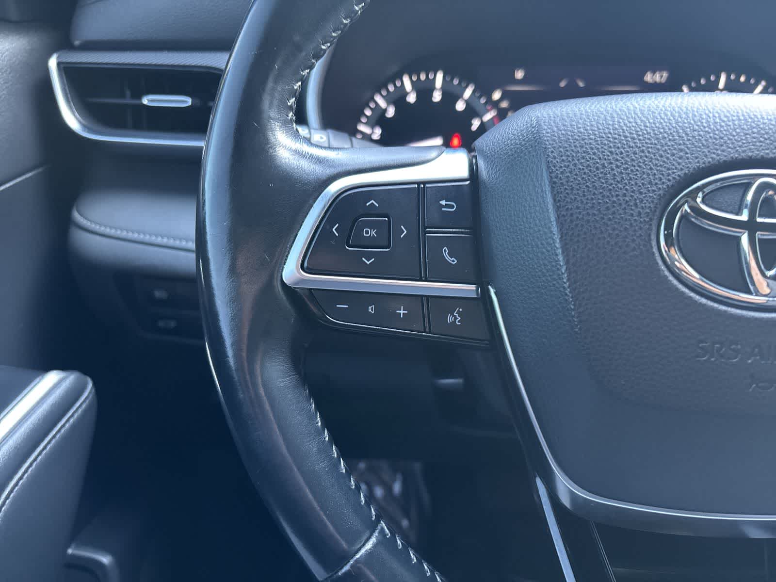 Thumbnail: 2021 Toyota Highlander - 10