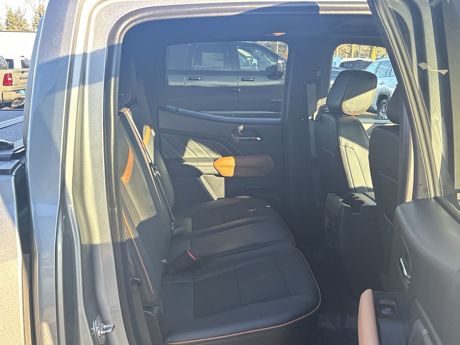 Thumbnail: 2024 GMC Canyon - 10