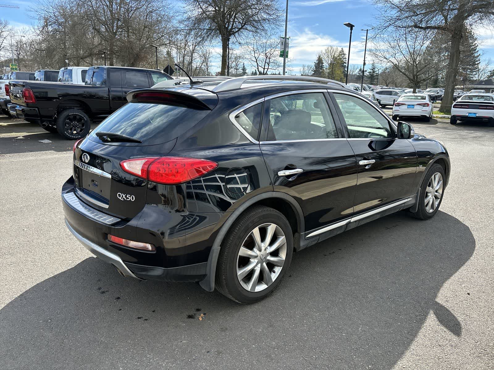 Thumbnail: 2017 INFINITI QX50 - 4