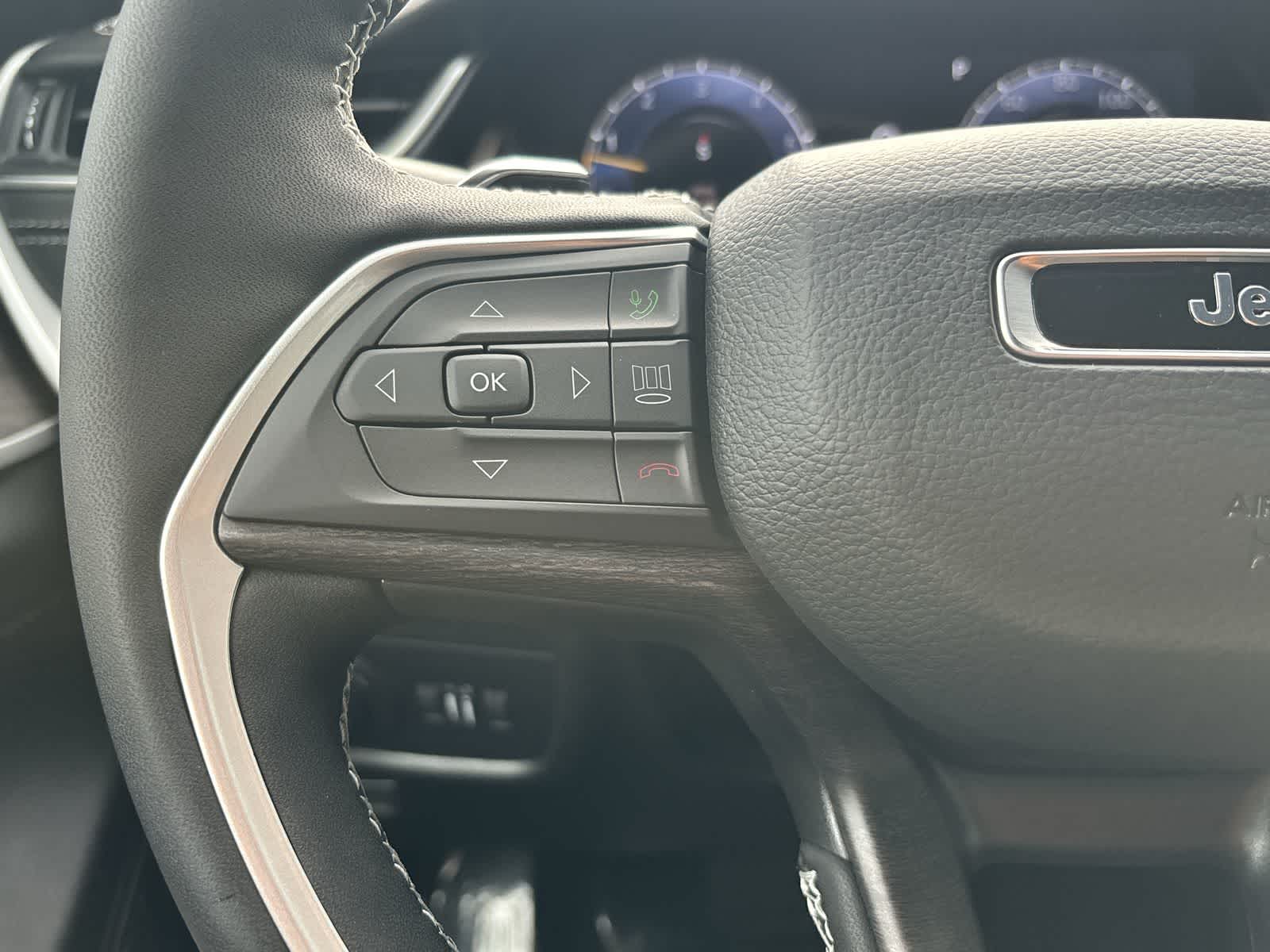 Thumbnail: 2025 Jeep Grand Cherokee L - 16