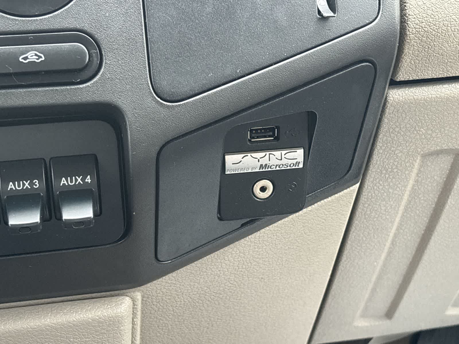 Thumbnail: 2009 Ford F-350 - 28