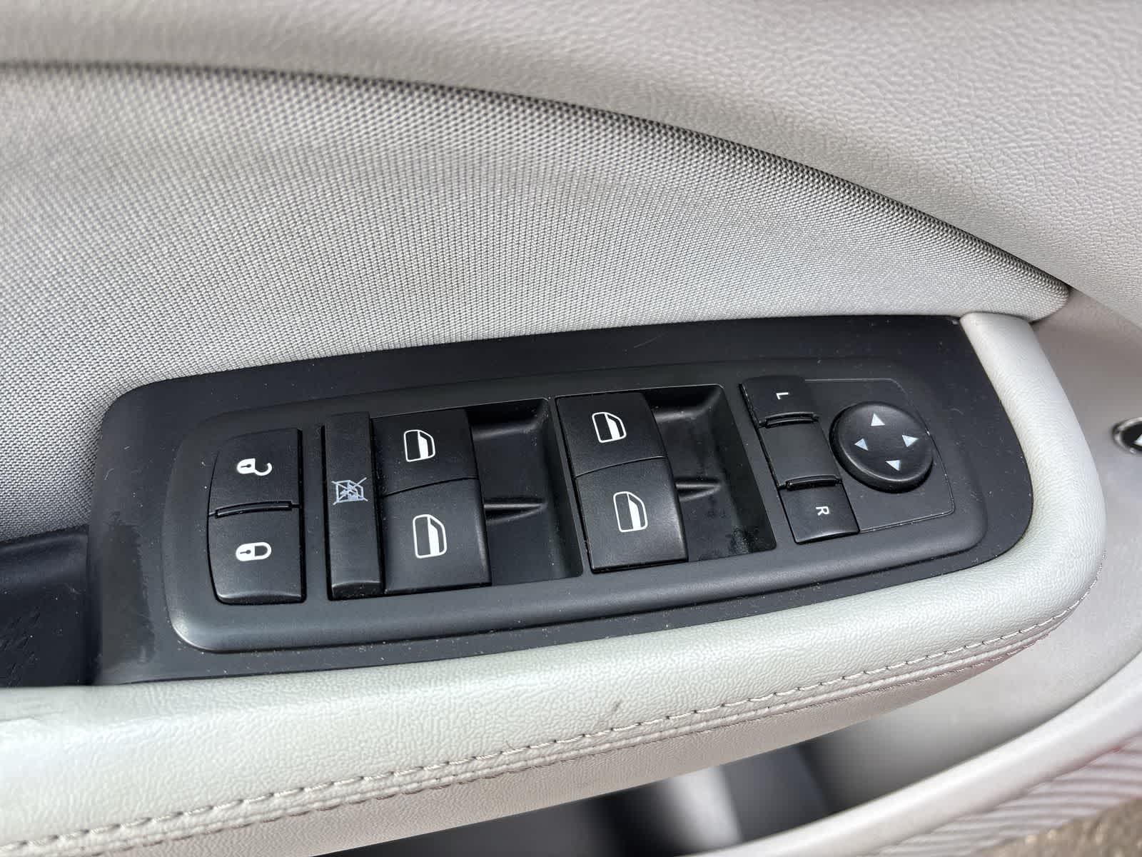 Thumbnail: 2013 Dodge Dart - 11