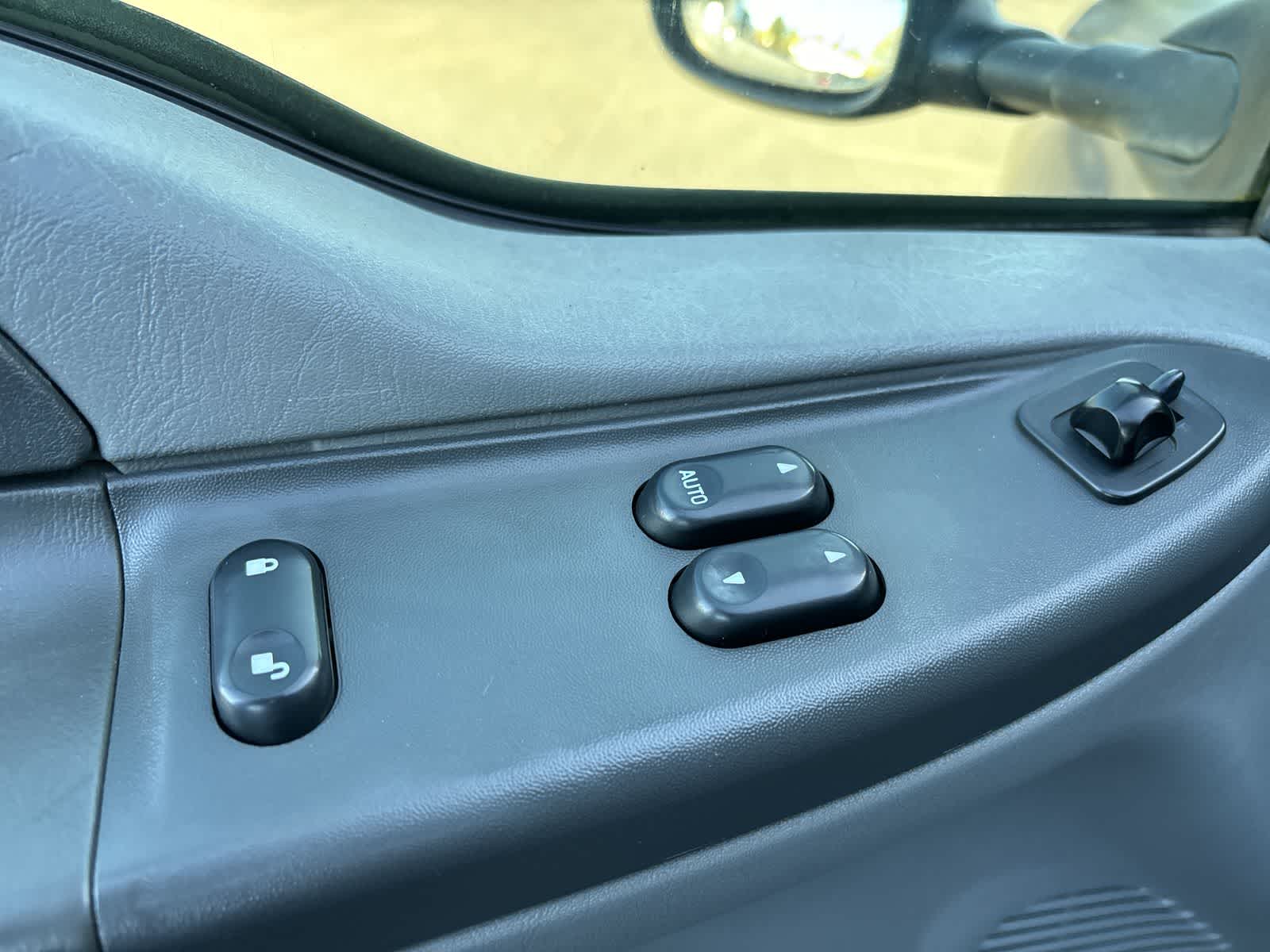 Thumbnail: 2002 Ford F-250 - 14