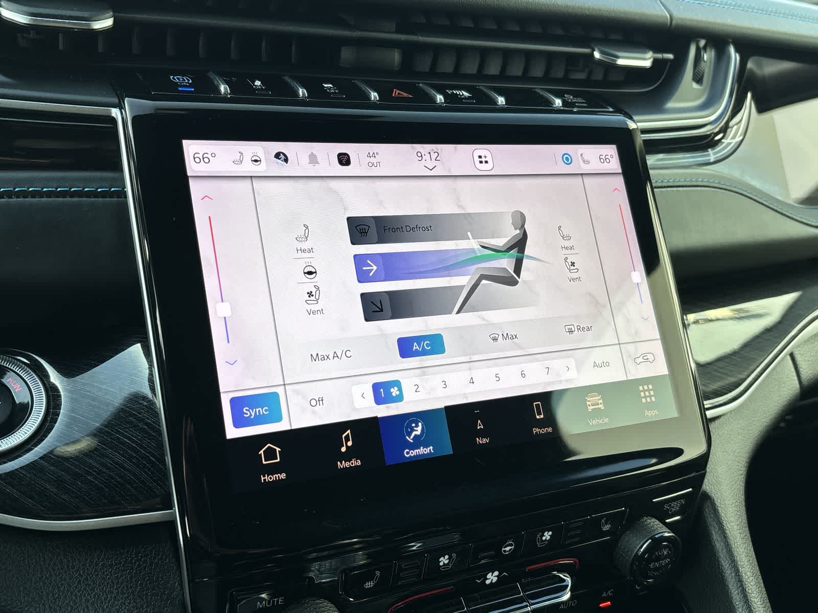 Thumbnail: 2022 Jeep Grand Cherokee - 19