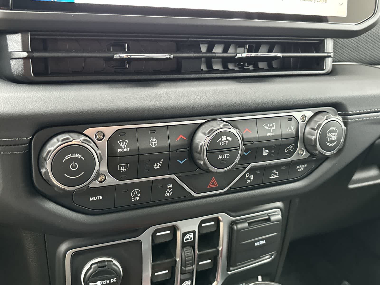 Thumbnail: 2026 Jeep Wrangler - 23