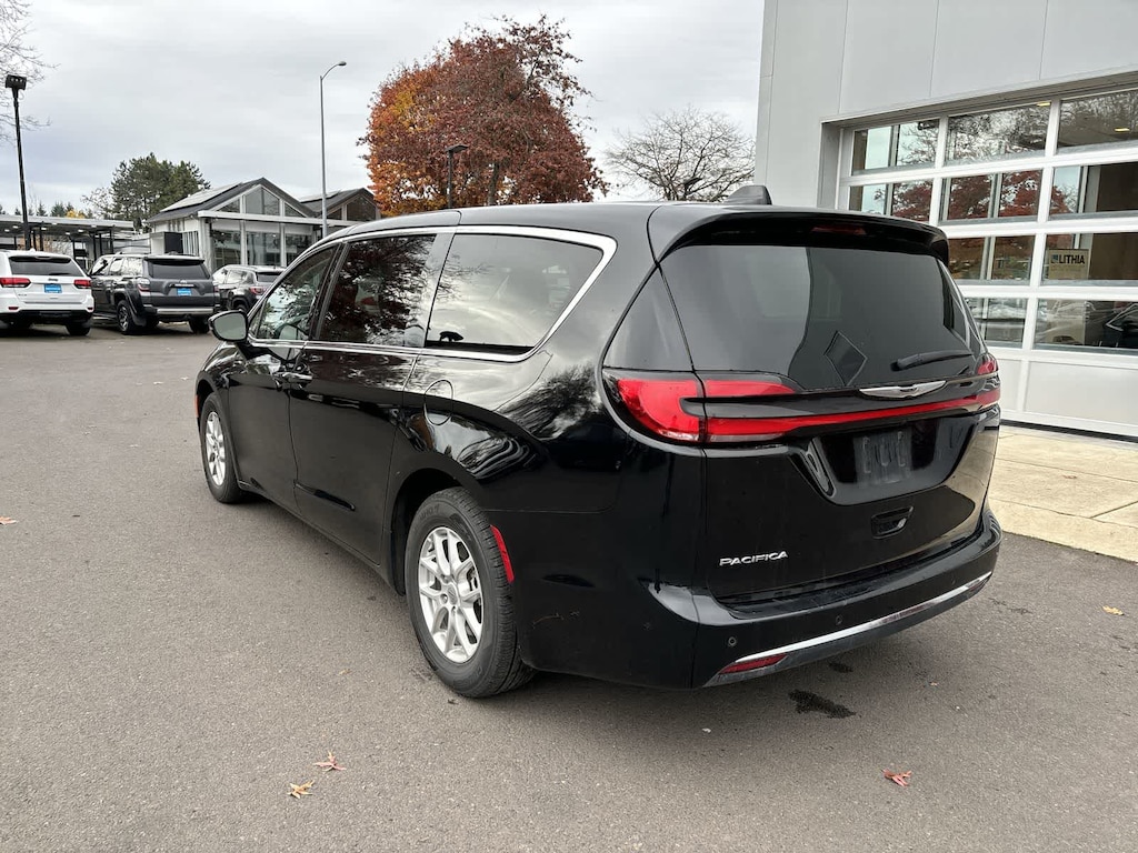 Used 2024 Chrysler Pacifica Touring L Van Passenger Van