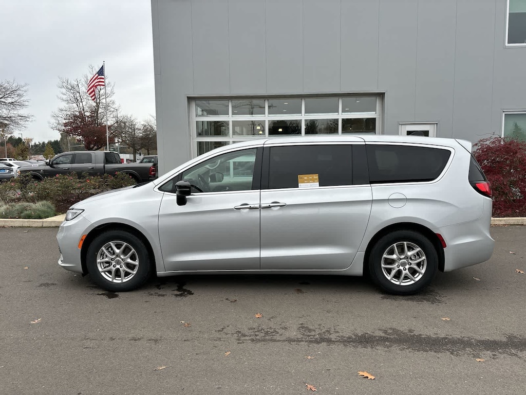 Used 2024 Chrysler Pacifica Touring L Van Passenger Van