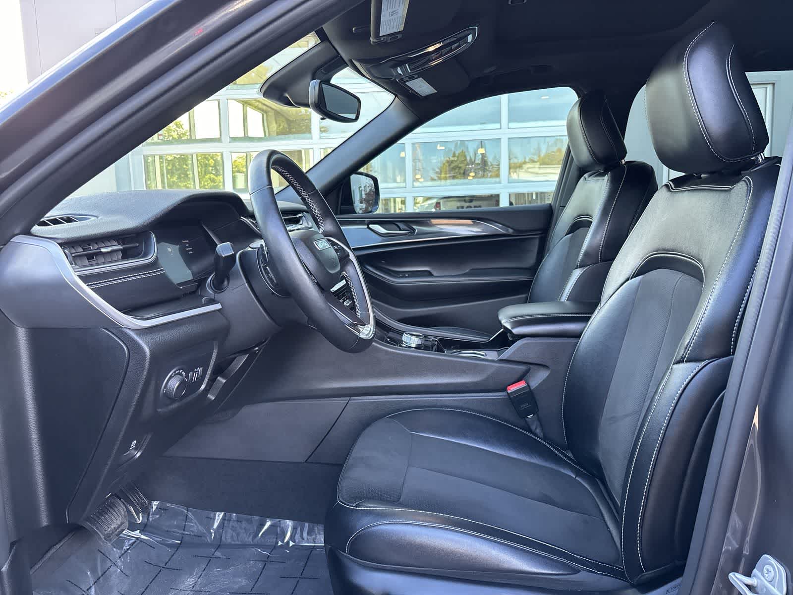 Thumbnail: 2022 Jeep Grand Cherokee - 7