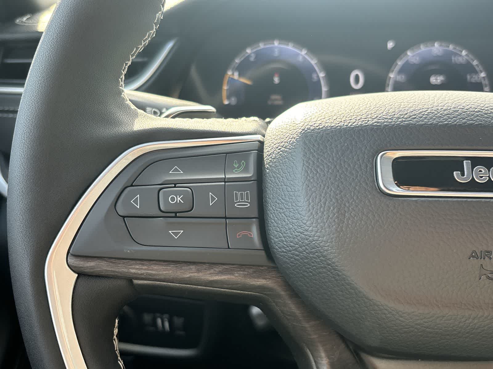 Thumbnail: 2025 Jeep Grand Cherokee - 14