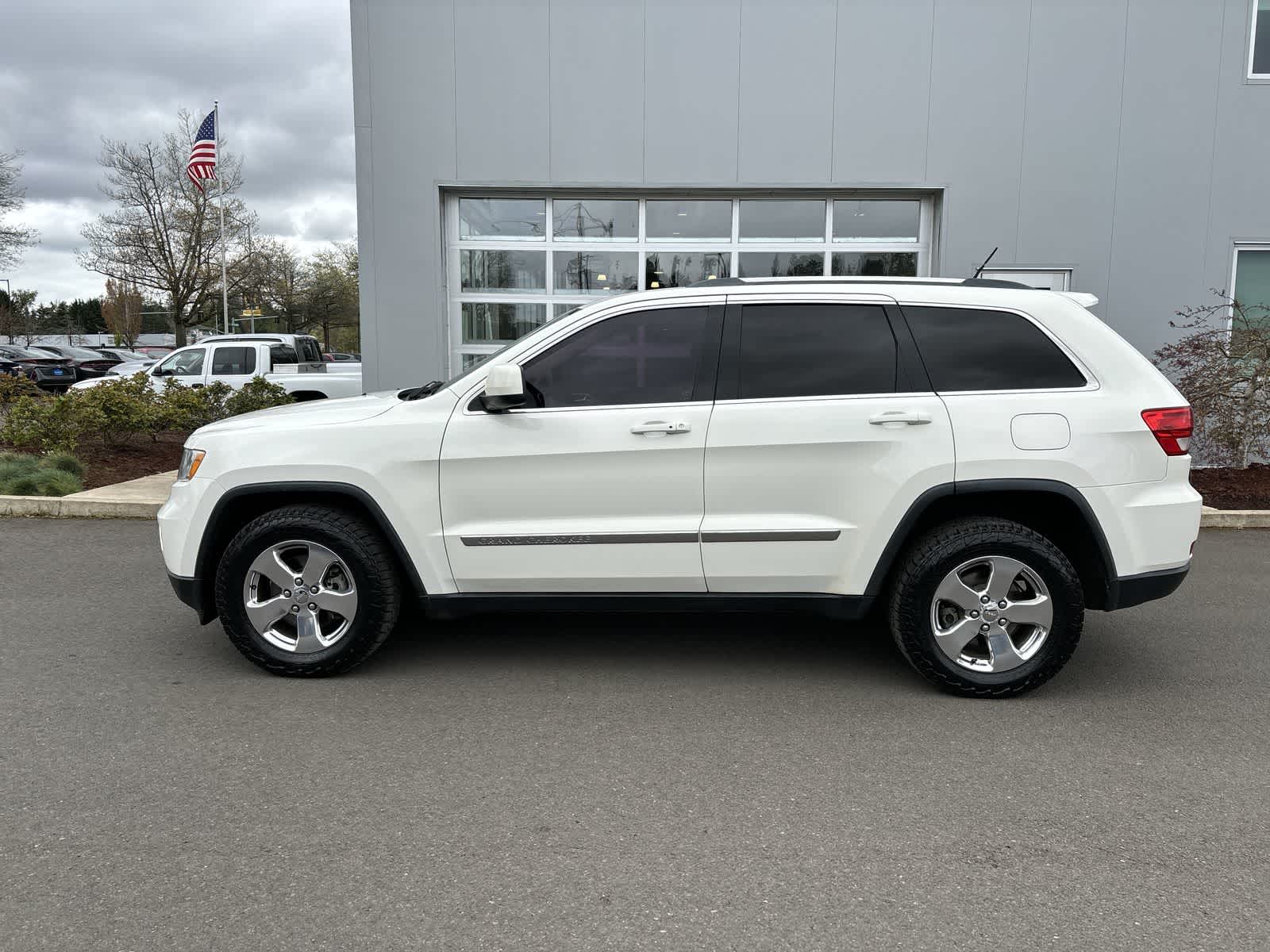 Used 2012 Jeep Grand Cherokee Laredo X with VIN 1C4RJFAT2CC246969 for sale in Eugene, OR