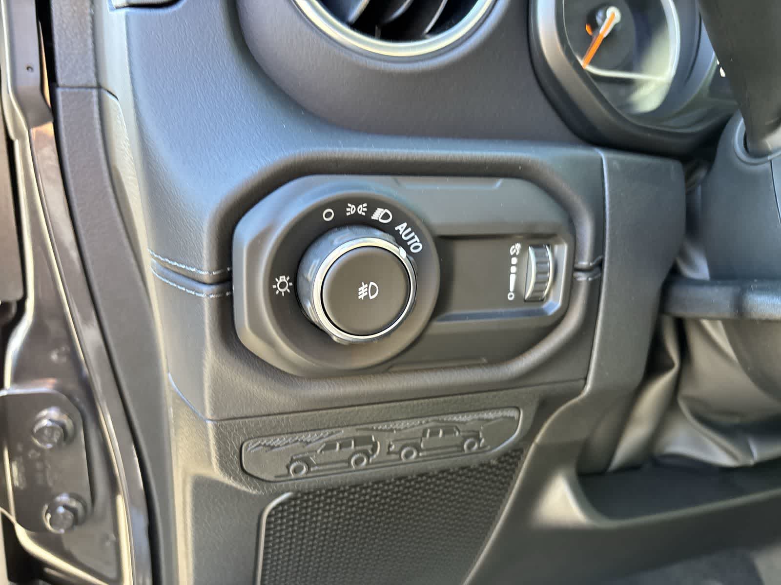 2027 Jeep Wrangler 4-Door Sahara - Photo 11