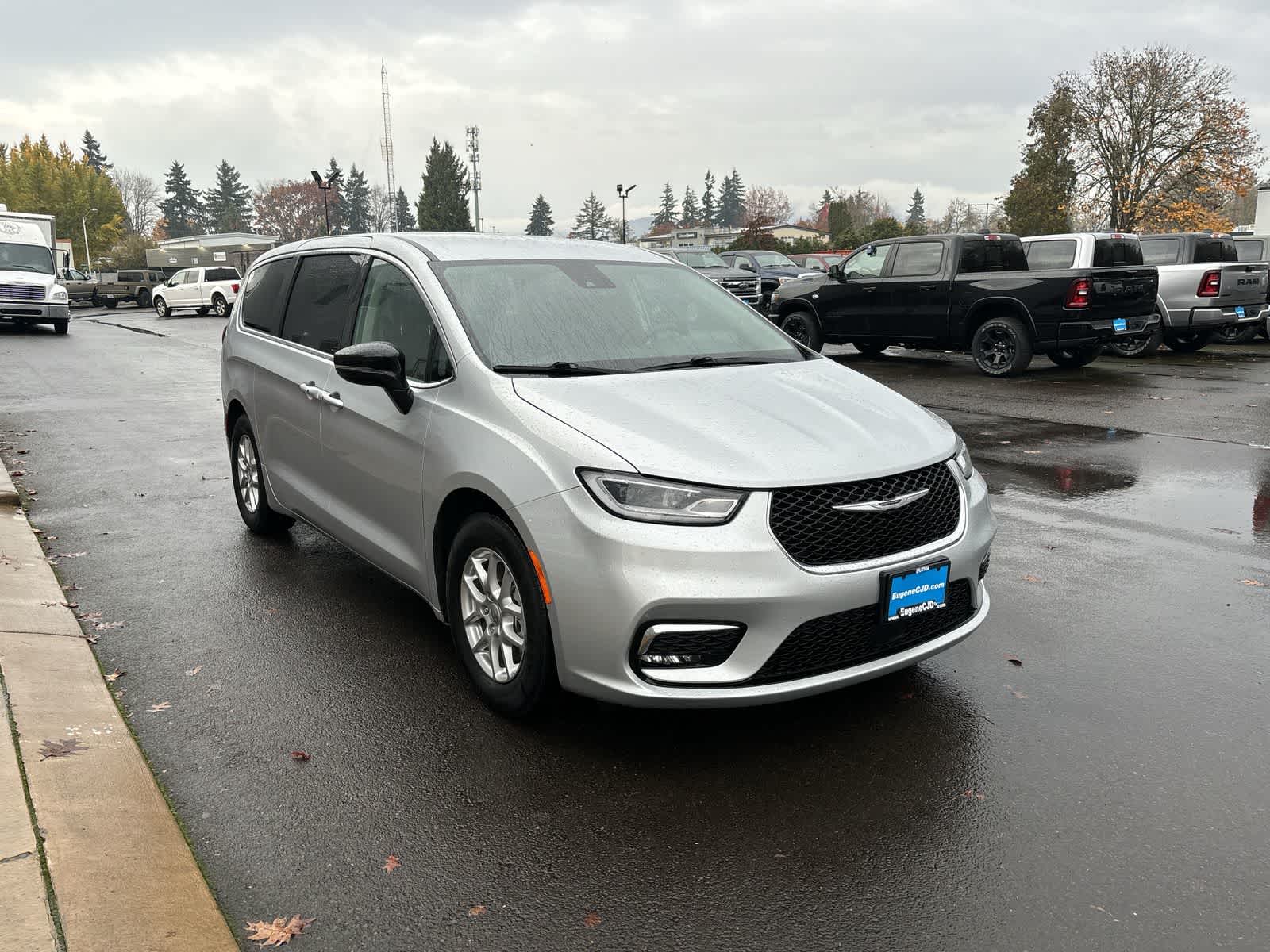 Thumbnail: 2024 Chrysler Pacifica - 7