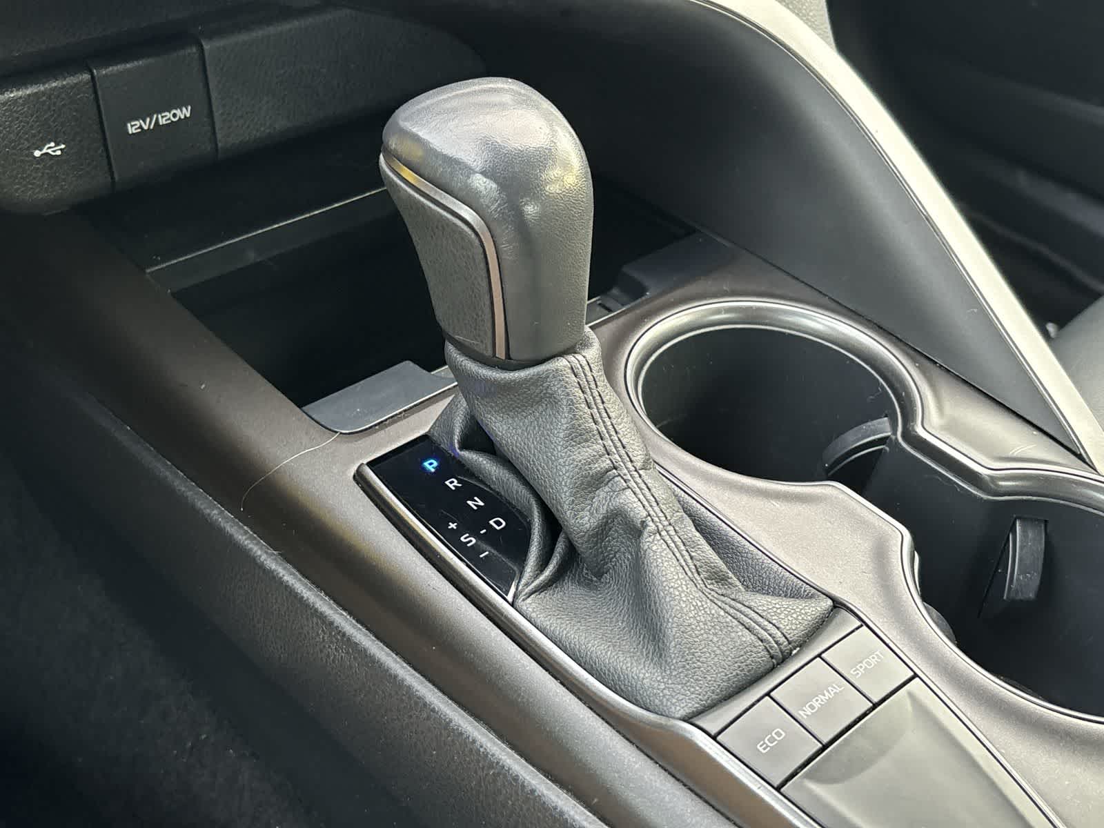 Thumbnail: 2022 Toyota Camry - 24