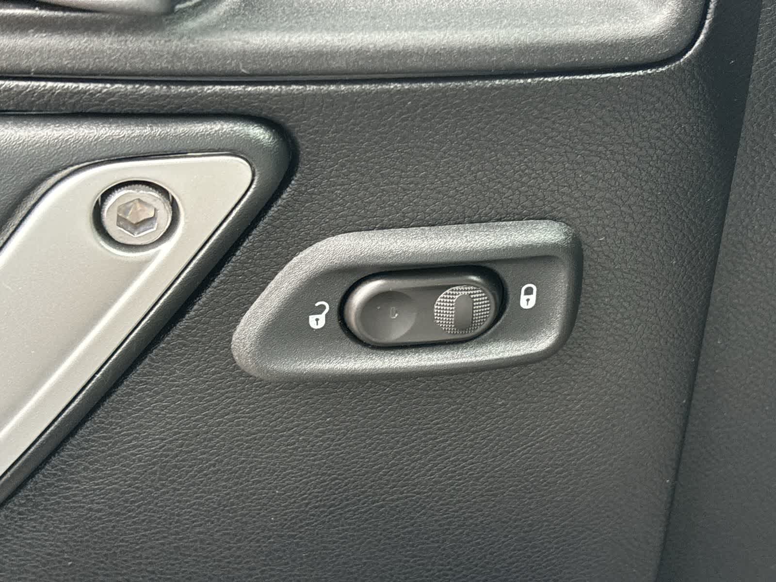 Thumbnail: 2015 Jeep Wrangler - 27