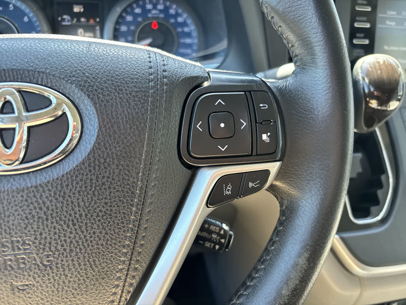 Thumbnail: 2020 Toyota Sienna - 13