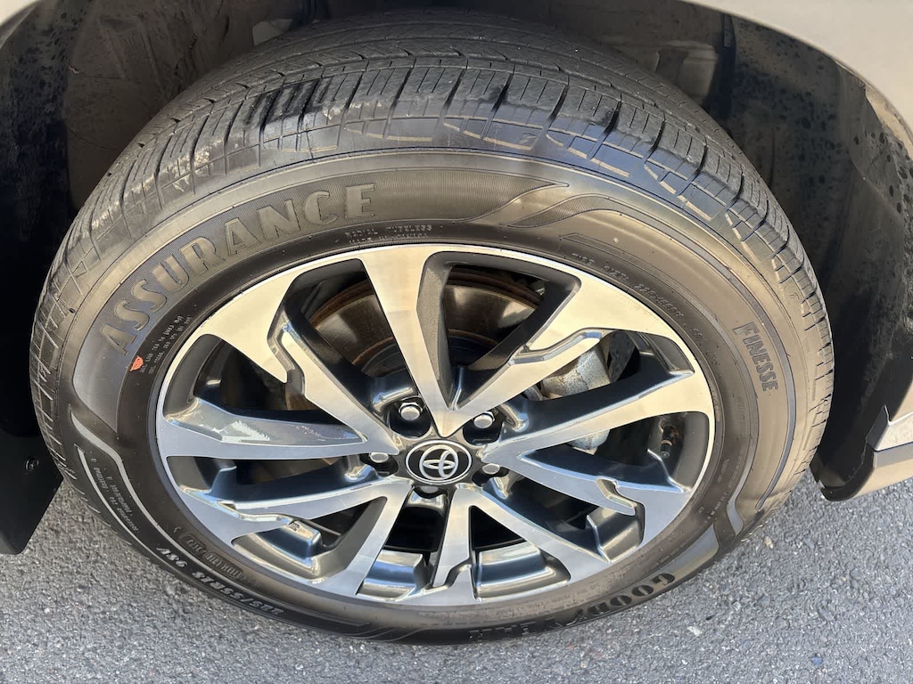 Used 2023 Toyota Corolla Cross XLE SUV