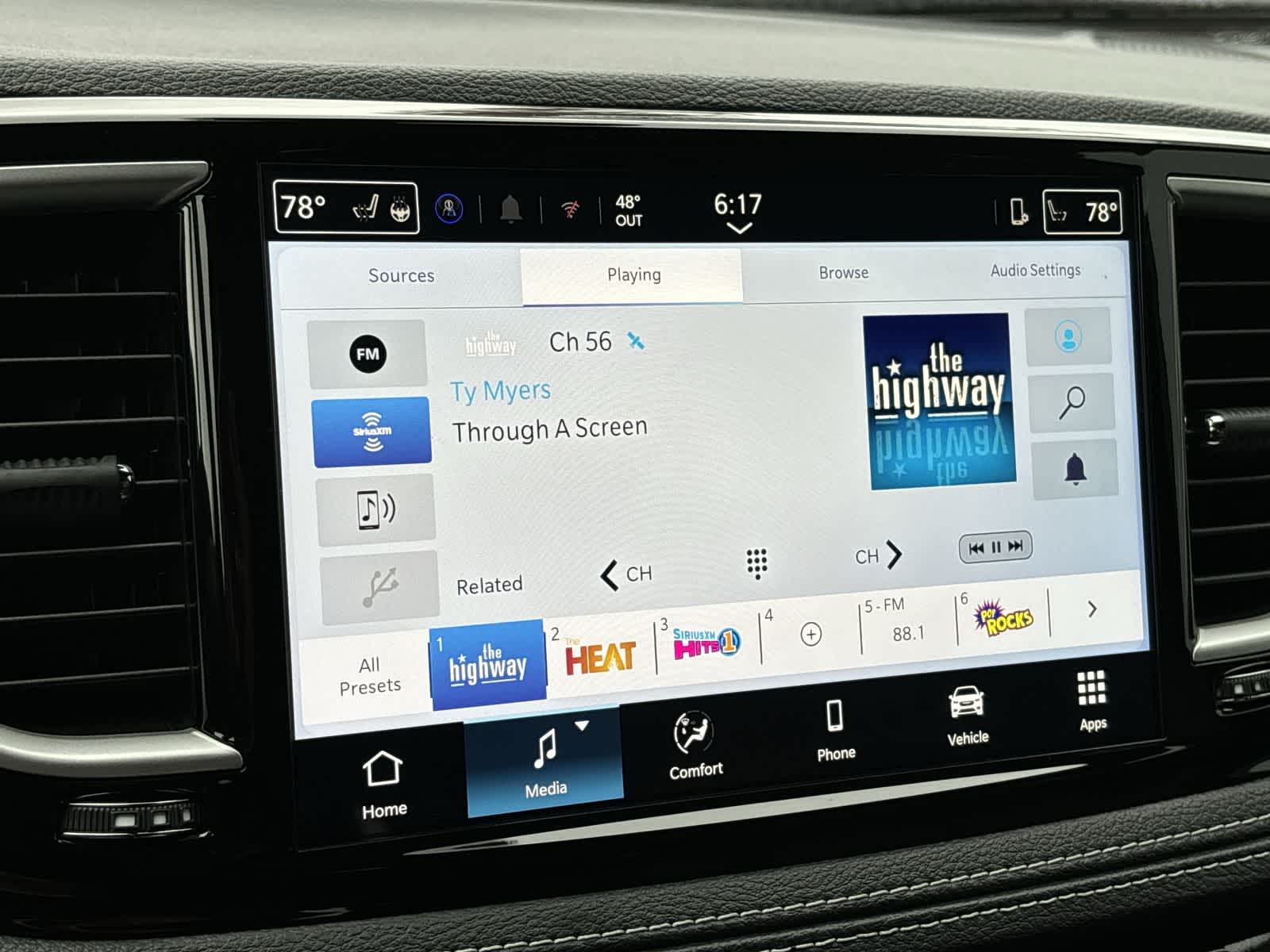 Thumbnail: 2026 Chrysler Pacifica - 17