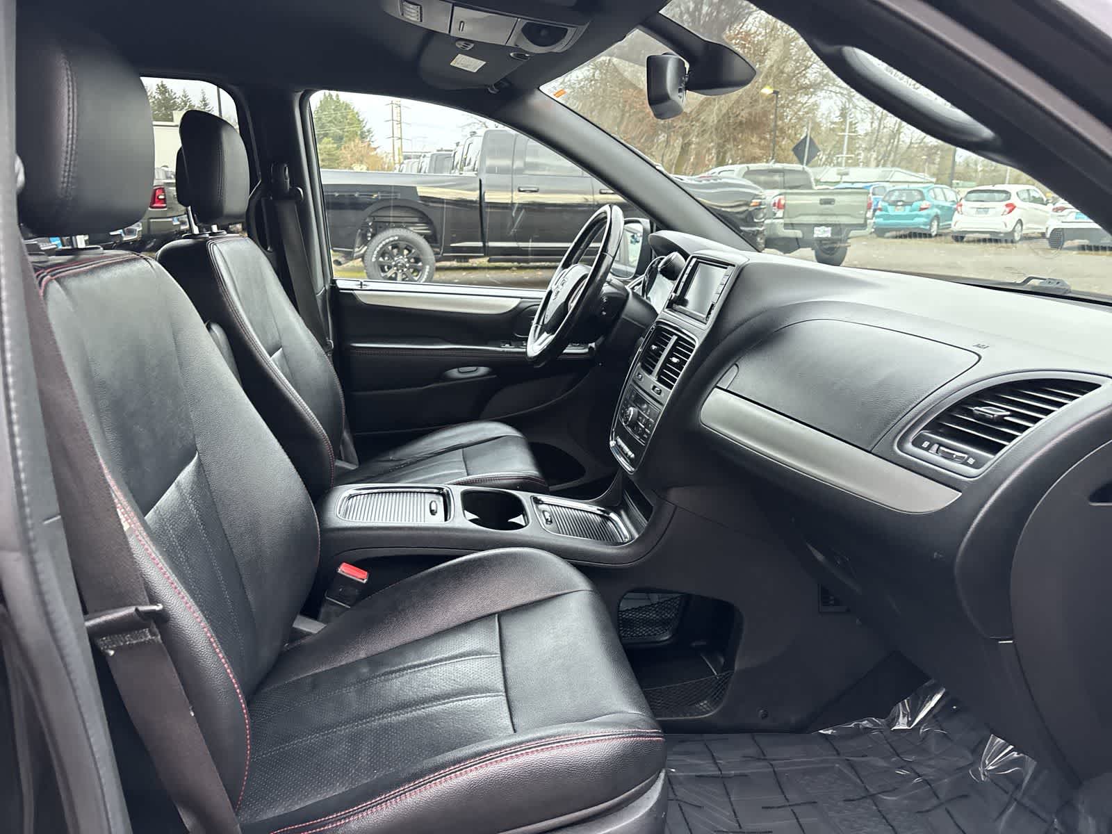 Thumbnail: 2019 Dodge Grand Caravan - 5