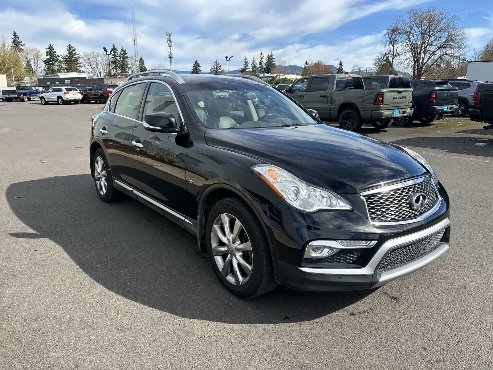 Thumbnail: 2017 INFINITI QX50 - 6