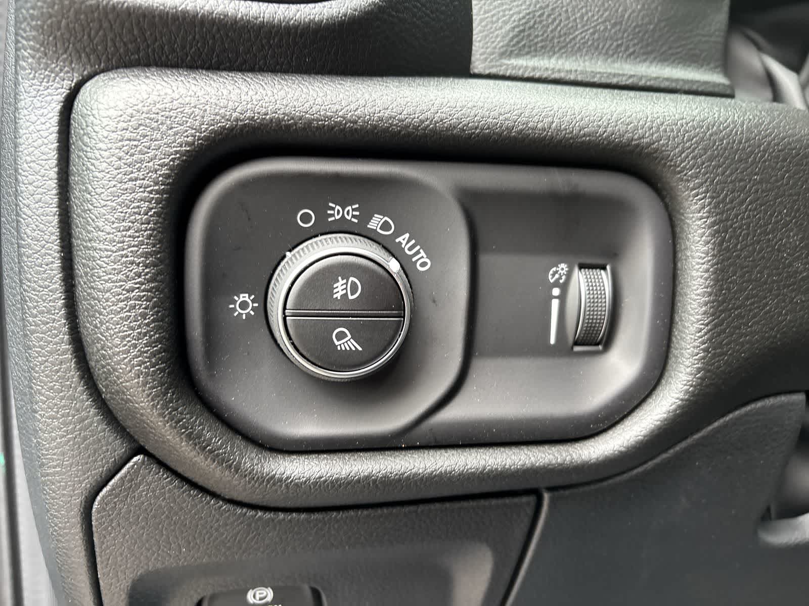 Thumbnail: 2026 RAM 1500 - 10