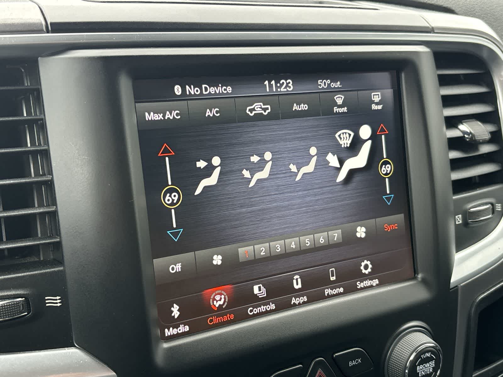 Thumbnail: 2021 RAM 1500 Classic - 19