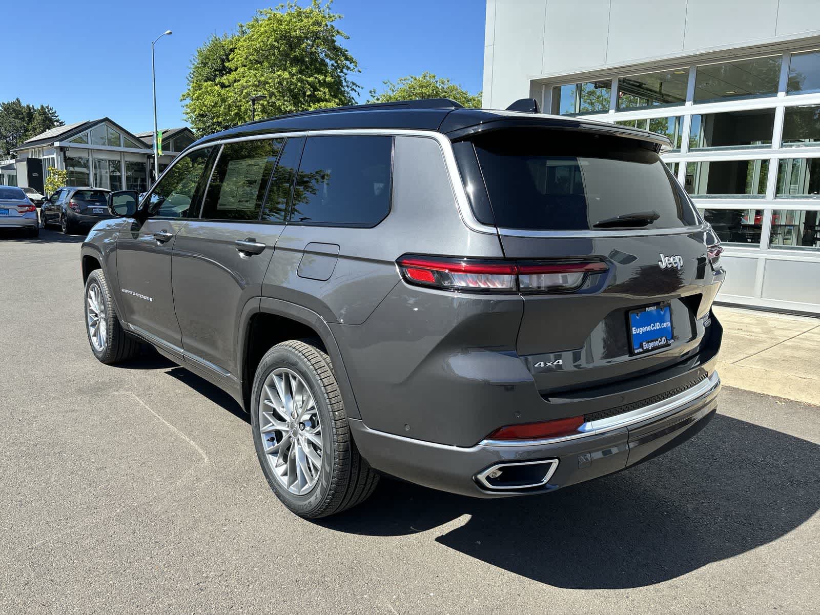 Thumbnail: 2025 Jeep Grand Cherokee L - 3