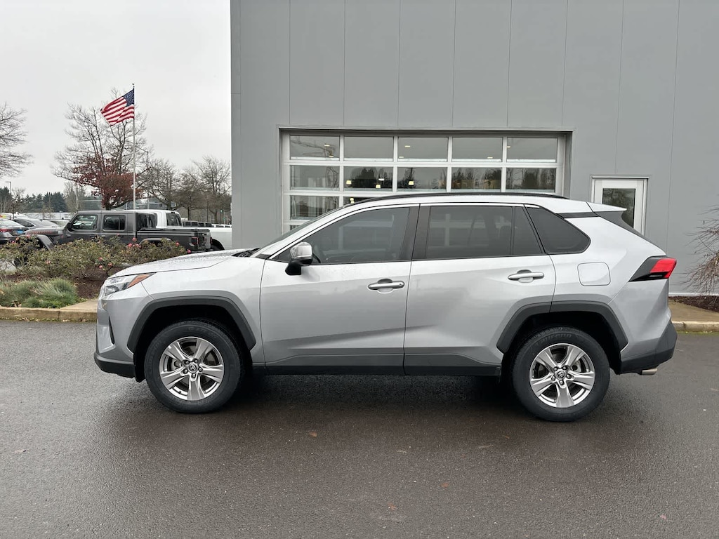 Used 2022 Toyota RAV4 XLE SUV