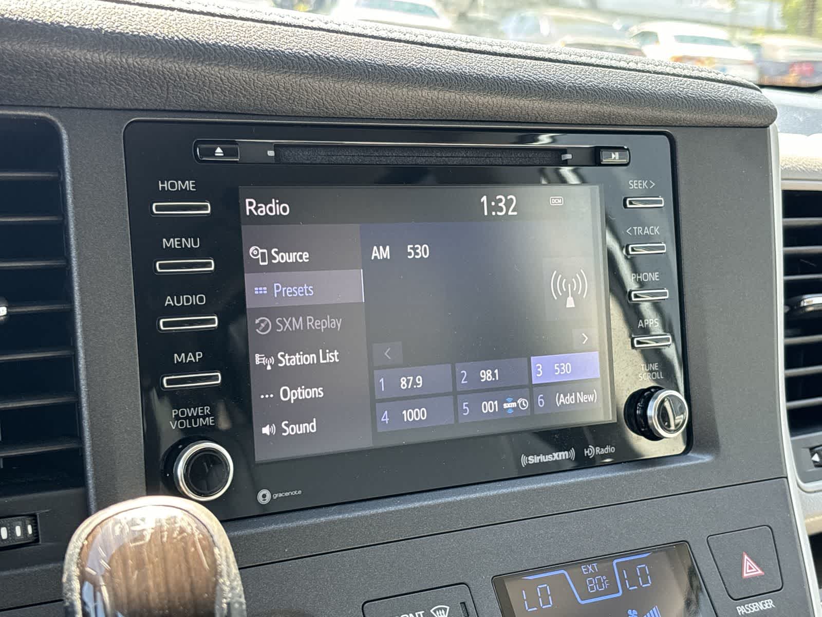 Thumbnail: 2020 Toyota Sienna - 19