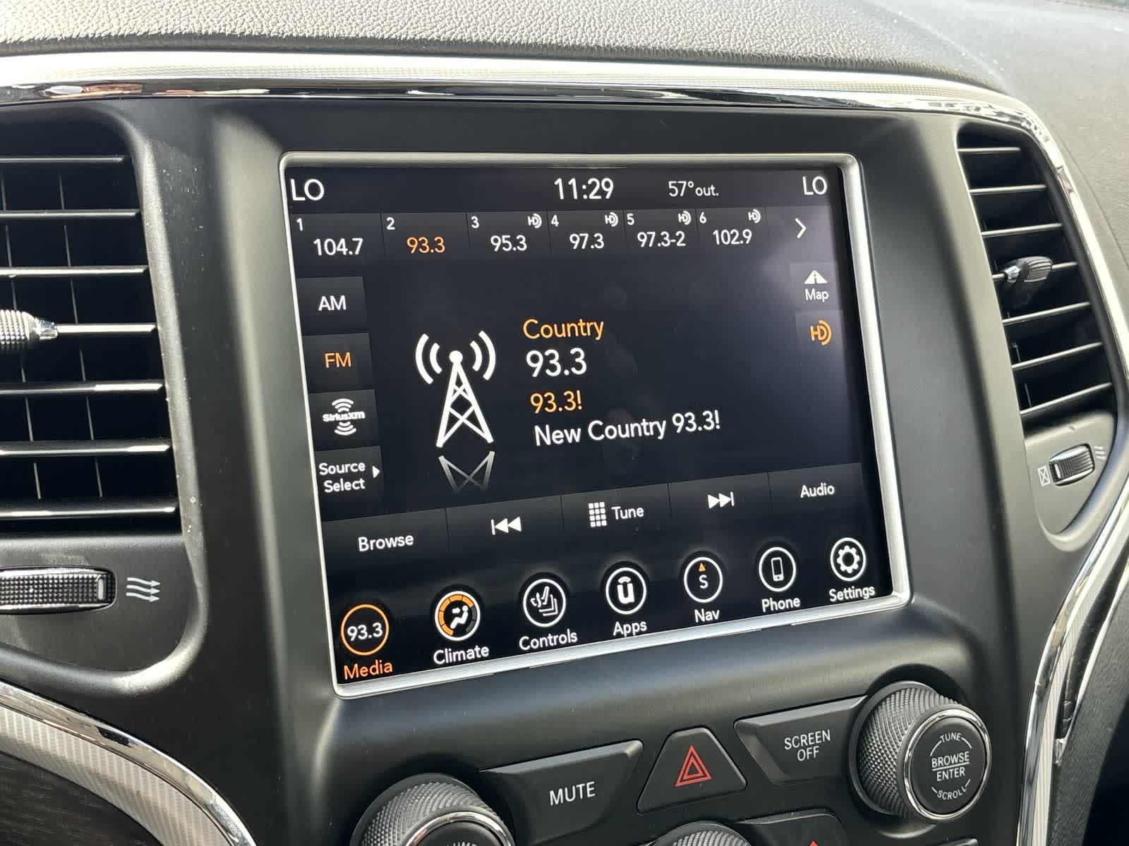 Thumbnail: 2018 Jeep Grand Cherokee - 17