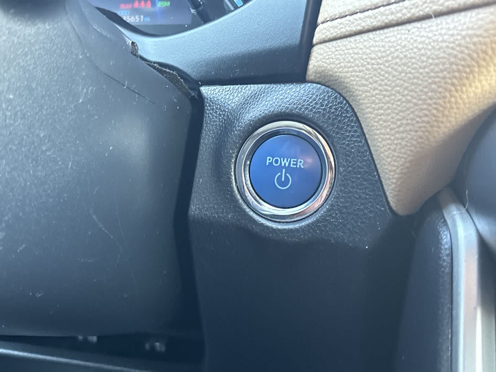 Thumbnail: 2020 Toyota RAV4 - 17