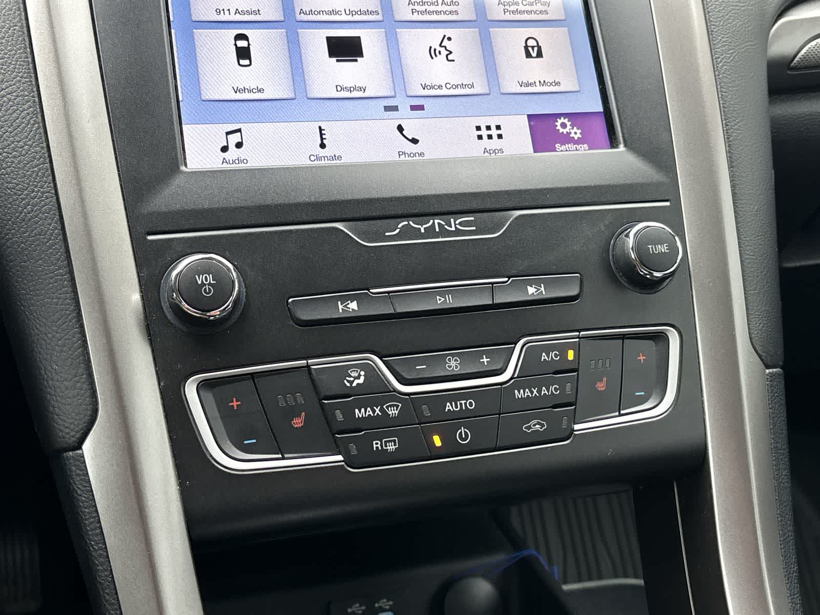 Thumbnail: 2019 Ford Fusion - 18