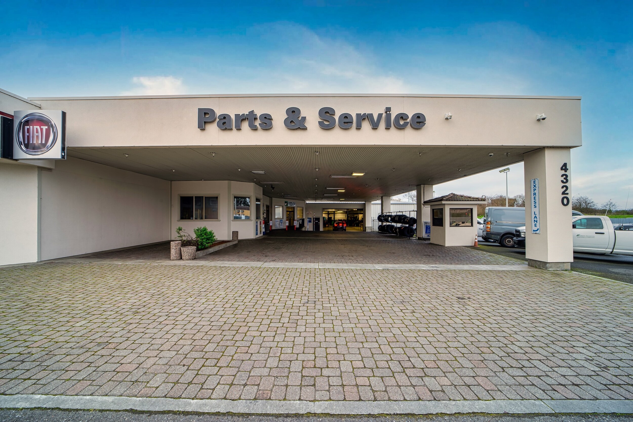 Auto Service Center in Eureka, CA Lithia Chrysler Dodge