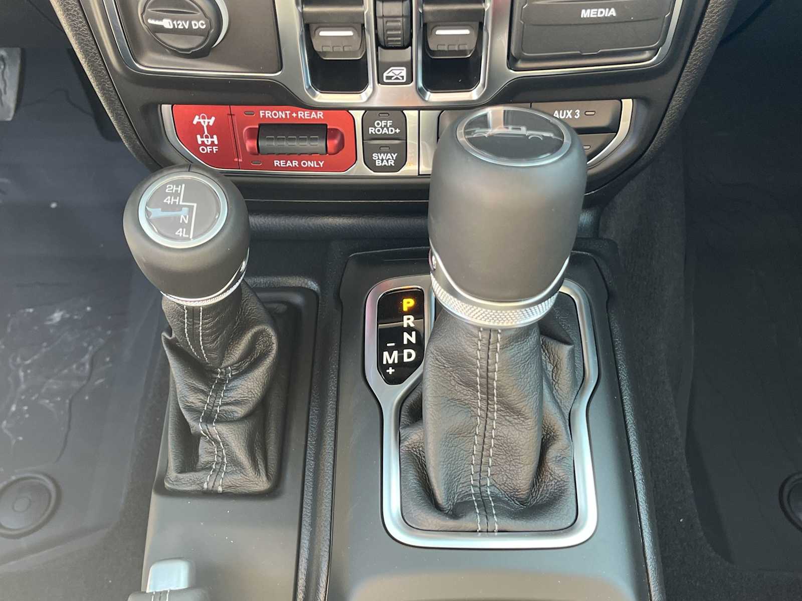 Thumbnail: 2025 Jeep Gladiator - 17