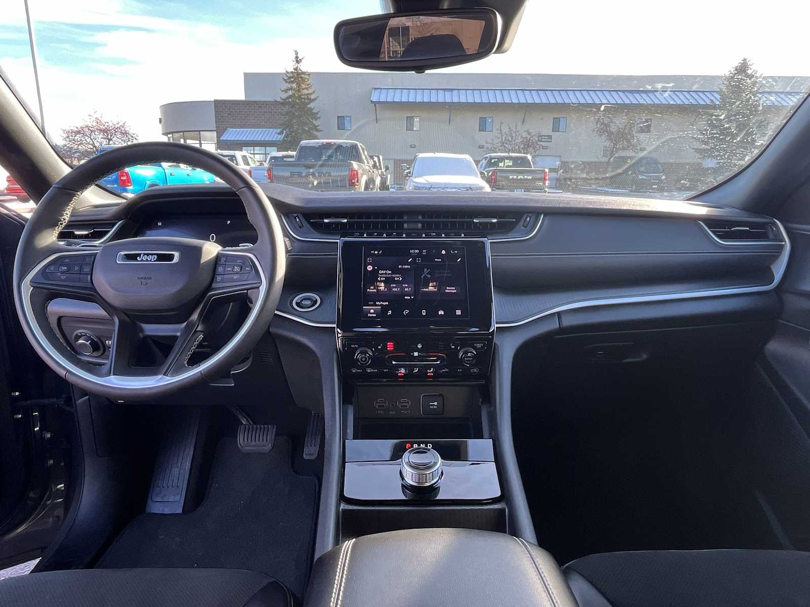 Thumbnail: 2023 Jeep Grand Cherokee - 10