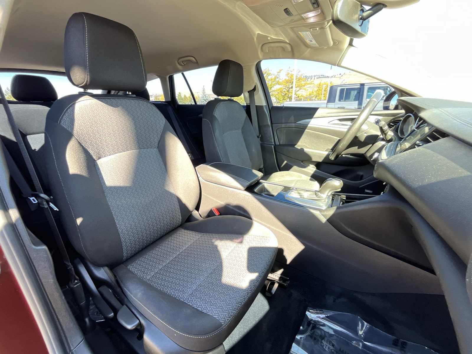 Thumbnail: 2018 Buick Regal - 14