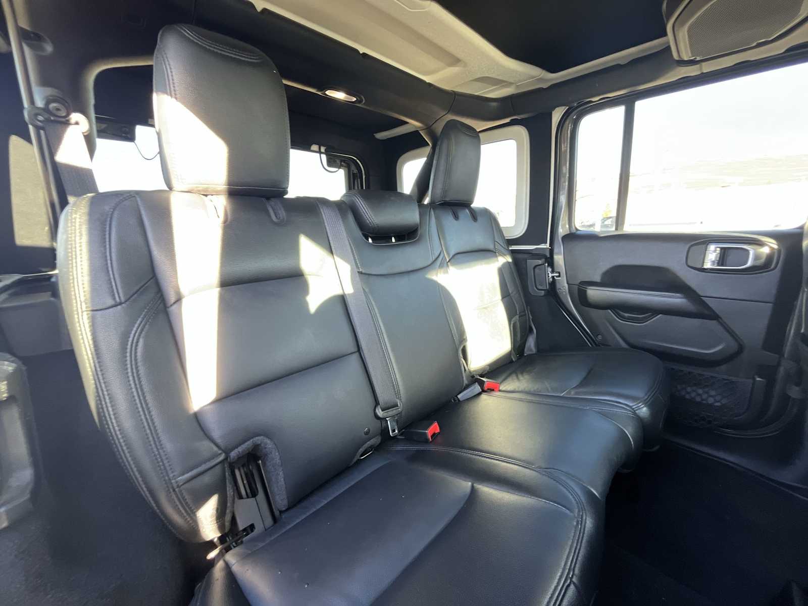 Thumbnail: 2018 Jeep Wrangler - 13