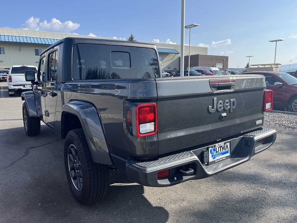 Used 2023 Jeep Gladiator Overland Truck Crew Cab