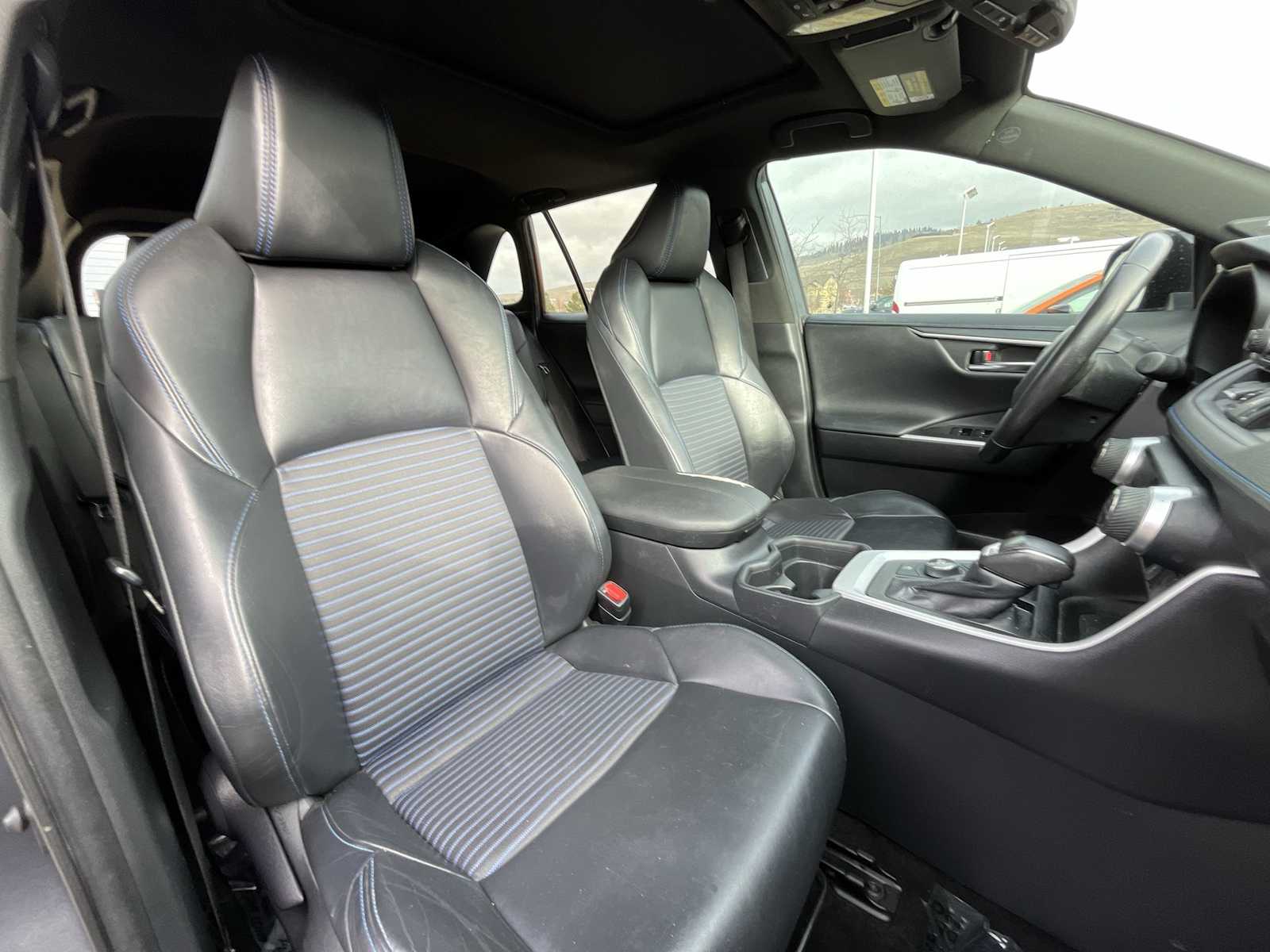 Thumbnail: 2020 Toyota RAV4 - 14